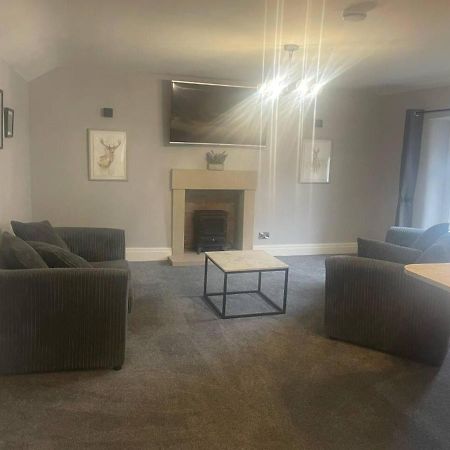Cosy Apartment Above Village Pub Buxton  Exterior photo